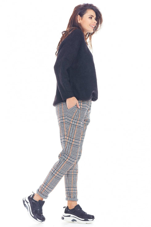 Women trousers model 148985